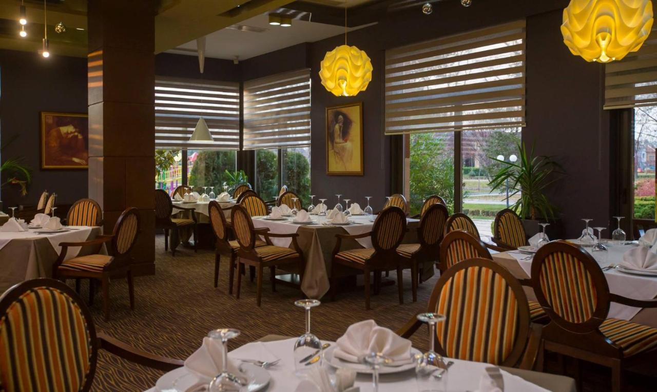 Park Hotel Romantica Свілєнґрад Екстер'єр фото