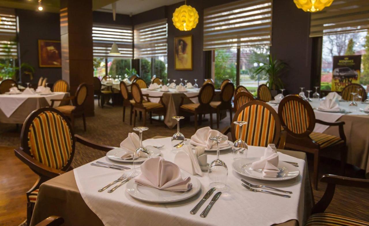 Park Hotel Romantica Свілєнґрад Екстер'єр фото