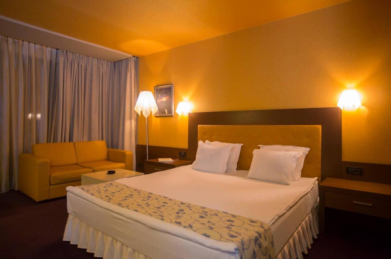 Park Hotel Romantica Свілєнґрад Екстер'єр фото